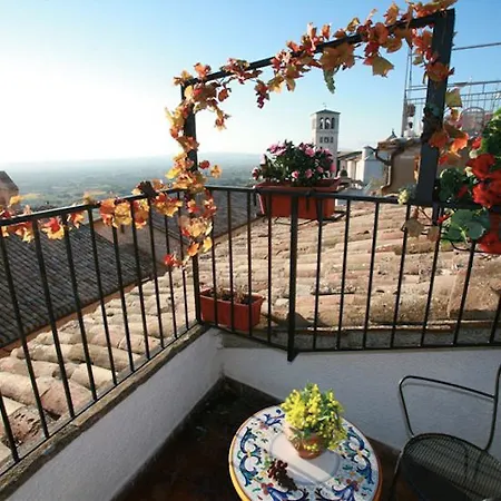 Hotel Properzio 2*